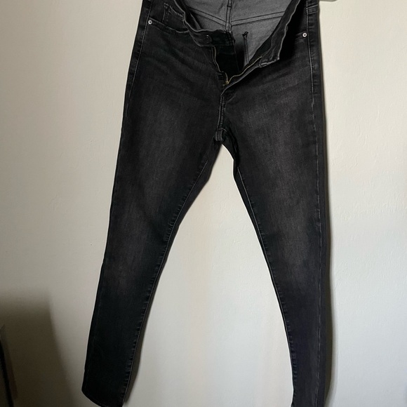 Levi's 311 Shaping Skinny Jeans in Charcoal - Picture 4 of 6